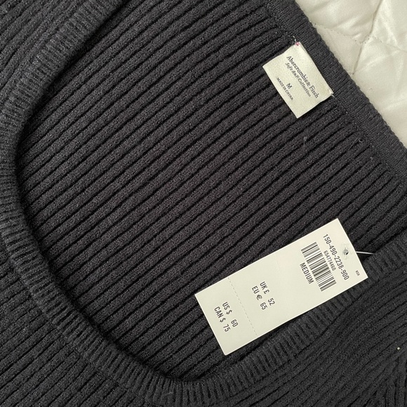 🏷️Abercrombie & Fitch Luxeloft Long Sleeve | MSRP $60 ♥️ - Picture 2 of 2